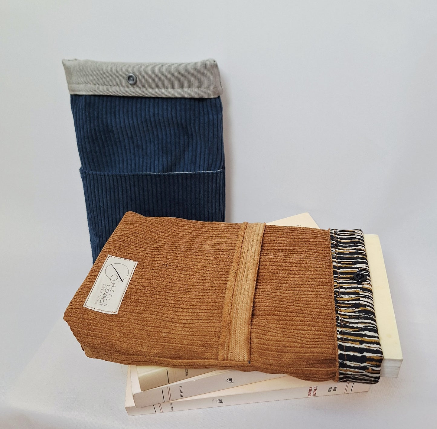 Pochette à livre en velours EUGENIE